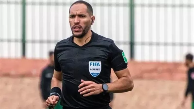 الجزائري بوكواسة حكامًا لمواجهة الزمالك والمصري في الكونفدرالية