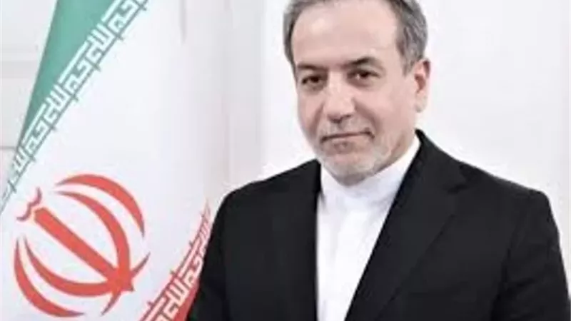 وزير الخارجية الإيراني ينفى إجراء اتصال أو مفاوضات مع المبعوث الأميركي