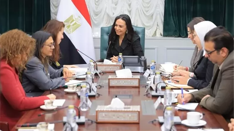 وزيرة التضامن تبحث تطوير جهود الإغاثة مع رئيسة بعثة الصليب الأحمر
