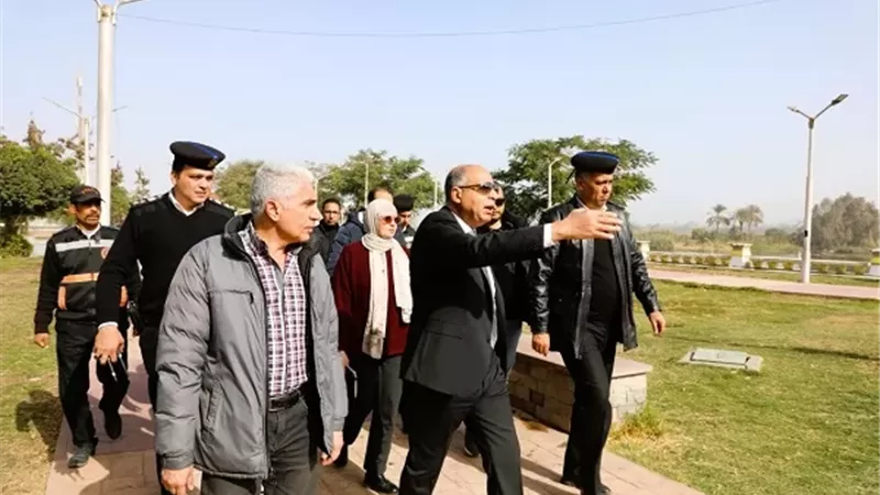 محافظ المنيا يتفقد كورنيش النيل لتطوير الخدمات