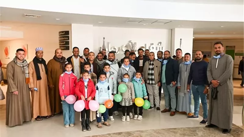 مبادرة قلوب السعادةتوزع الهدايا على مرضى السرطان بالأقصر