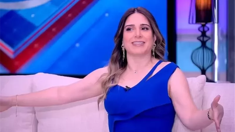 ميرنا وليد تكشف قصة مسرحية 
