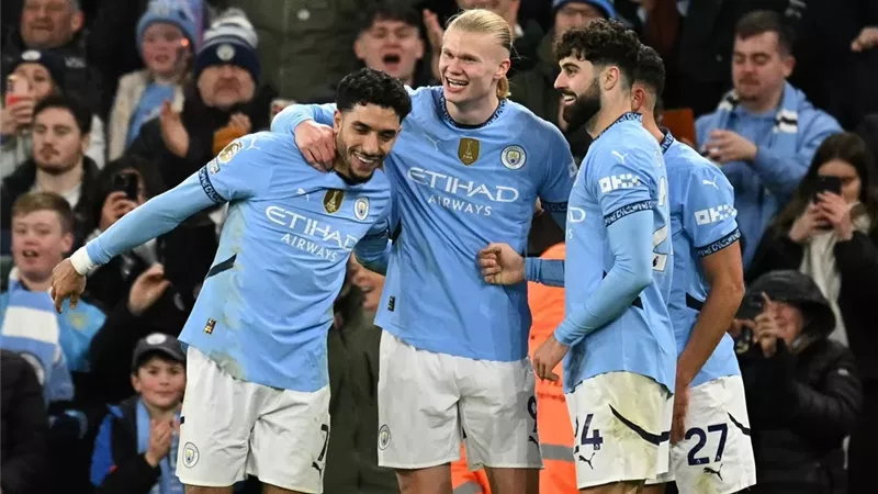 مرموش يقود هجوم مانشستر سيتى ضد جالطة سراى بدورى الأبطال
