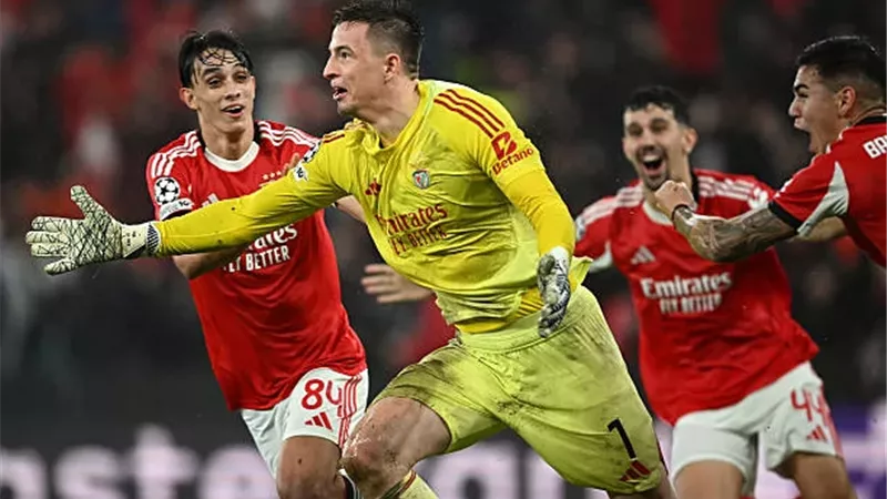 حارس بنفيكا يسجل فى الفوز على ريال مدريد برباعية فى دورى الأبطال