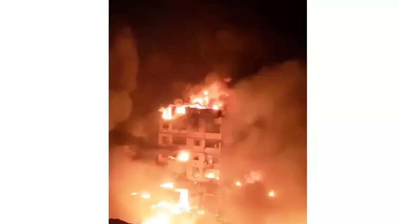 السيطرة على حريق داخل 3 منازل بمنشأة ناصر دون إصابات