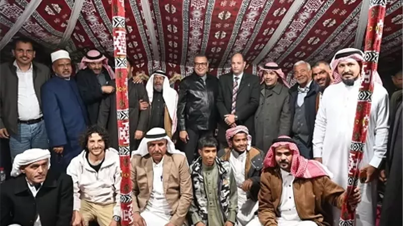 محافظ جنوب سيناء يلتقي مشايخ وعواقل وشباب بدو خليج العقبة