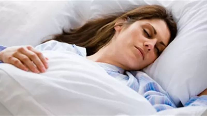 سلوكيات ليلية مقلقة قد تكون إنذارًا مبكرًا للخرف