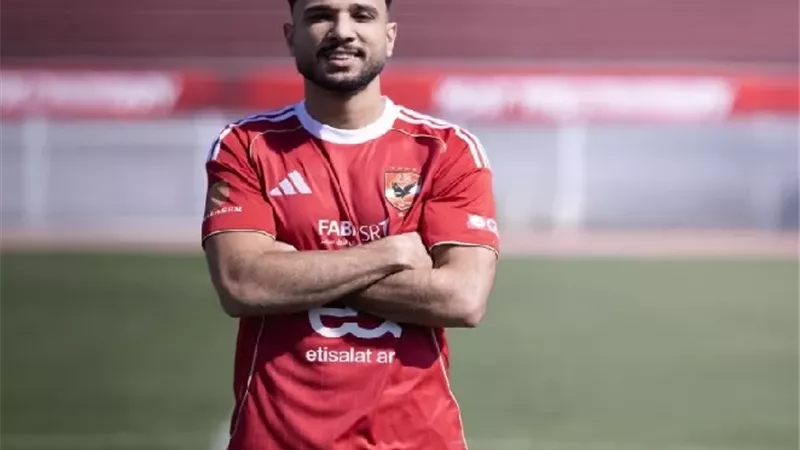 صفحة الأهلي تحتفل بالصخرة هادي رياض: 