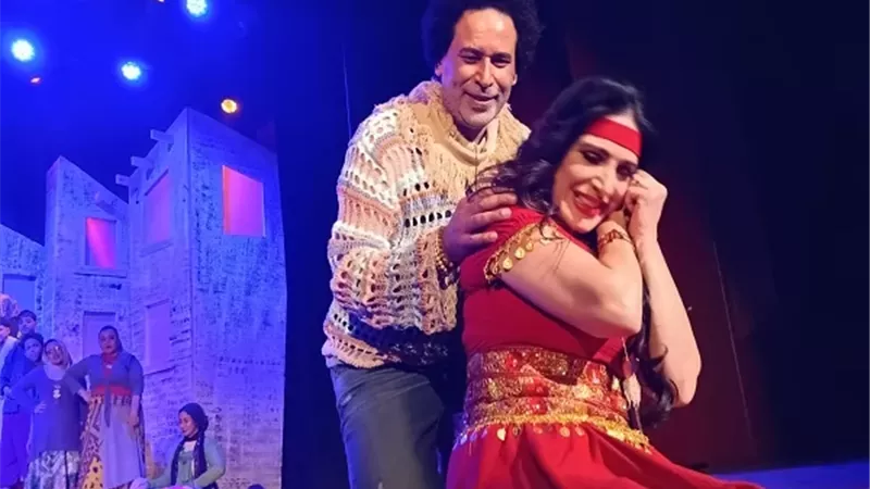 ميرنا وليد ومصطفى شوقى يتألقان على خشبة المسرح وابن الأصول كامل العدد