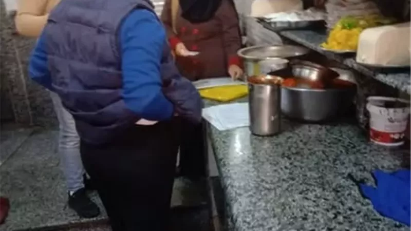 تحرير محاضر بيئية وإزالة أوكار النباشين بالإسماعيلية..صور