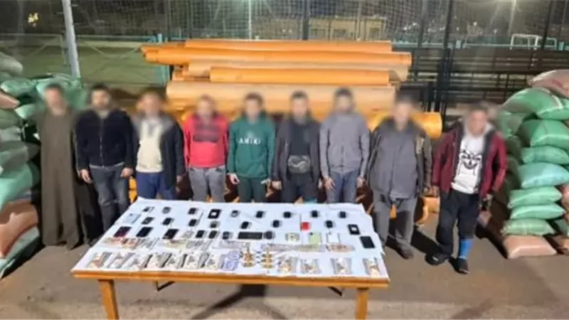 ضبط عصابة سرقة مواسير الغاز الطبيعى من مواقع تحت الإنشاء في قنا