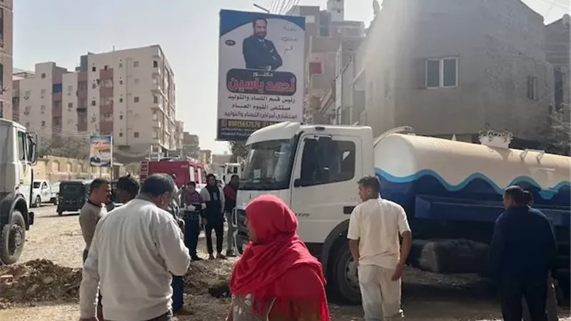 انتشار معدات مياه الشرب لإزالة اسباب المشكلة وشفط المياه بالفيوم