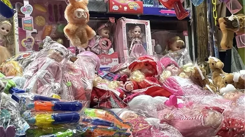 قنابل سامة.. في حضن عصافير الجنة