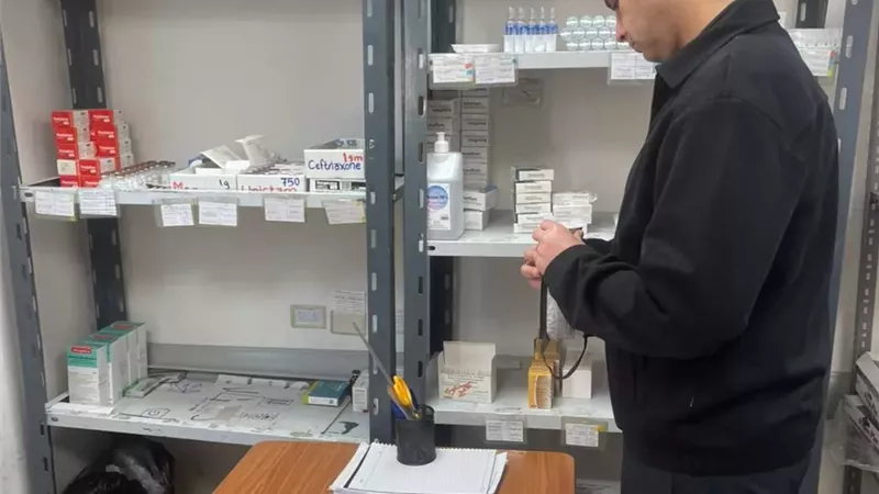 وزير الصحة يتفقد المنشآت بالغردقة ويوجه برفع كفاءة أسرة الطوارئ