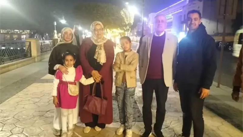 محافظ الأقصر فى جولة ليلية بكورنيش النيل