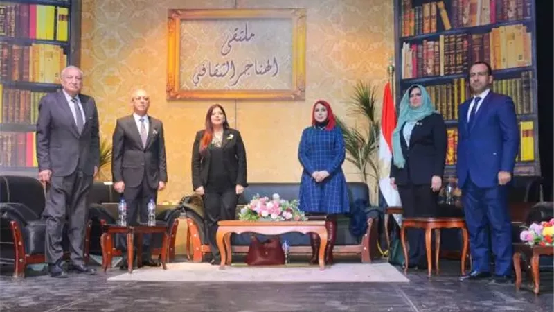 فى ملتقى الهناجر.. السوشيال ميديا تعمل على خلخلة انتماء المواطن