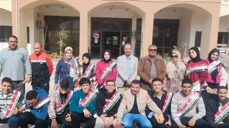مديرة تعليم جنوب سيناء تلتقى فريقى أوائل الطلاب