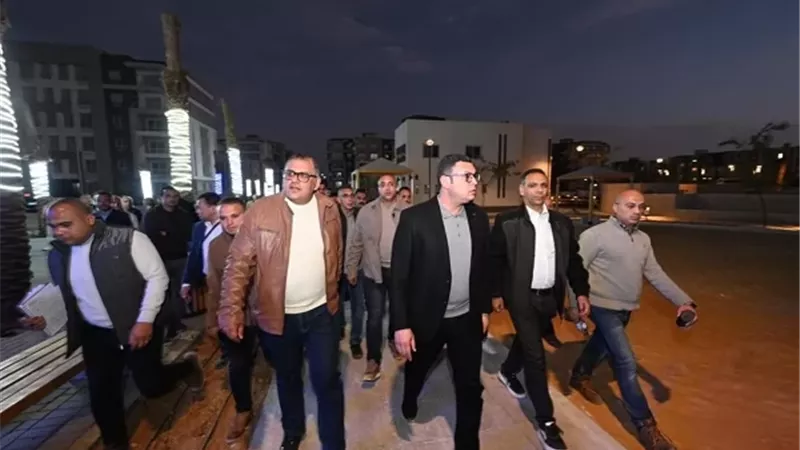 وزير الإسكان يتفقد محطة محولات كهرباء شرق الشيخ زايد