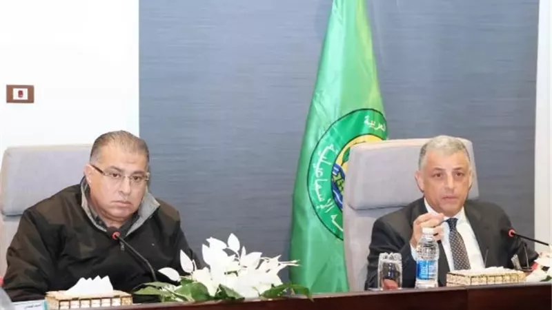 محافظ الإسماعيلية يتابع تنفيذ مشروعات التطوير