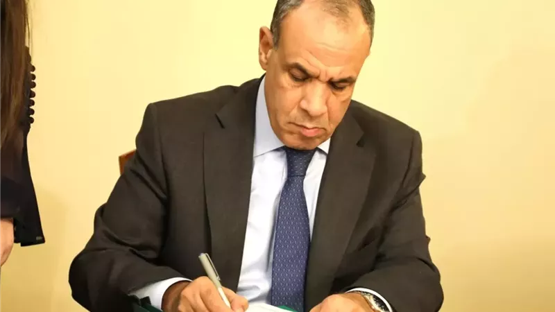 وزير الخارجية يشدد على زيادة التبادل التجاري ودعم الاستثمارات مع كينيا