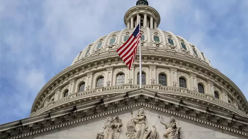 الشيوخ الأمريكي يوافق على صفقة تمويل حكومية مدعومة من ترامب