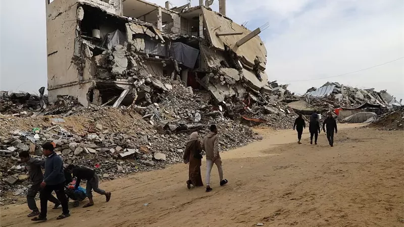 بينهم نساء وأطفال .. 12 قتيلا فى غزة جراء هجمات إسرائيلية منذ فجر اليوم