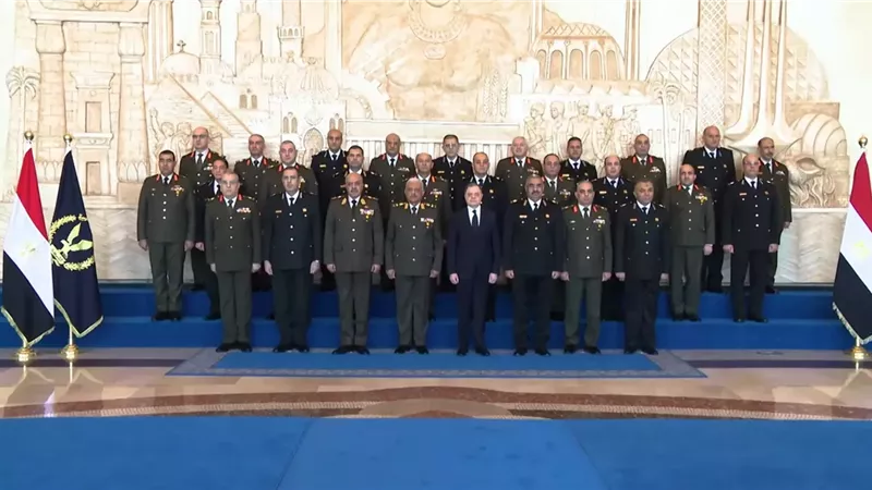وزير الداخلية يستقبل وزير الدفاع ووفد القوات المسلحة للتهنئة بعيد الشرطة