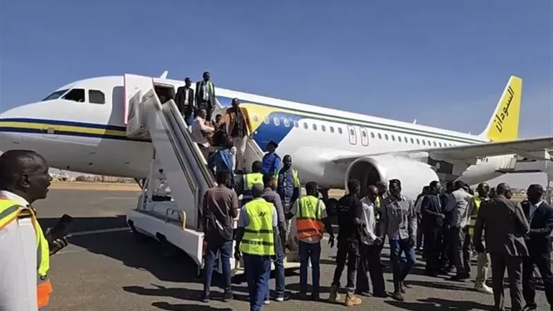مطار الخرطوم الدولي بالسودان يستقبل أول رحلة داخلية