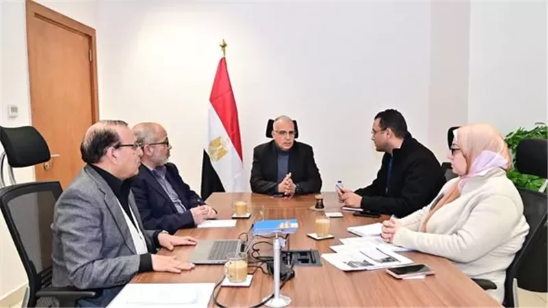 وزير الري يتابع أعمال حماية الشواطئ المصرية من التأثيرات السلبية