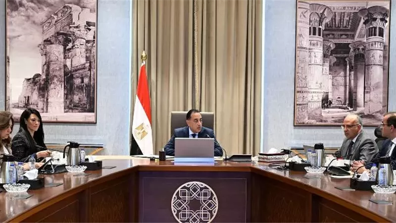 رئيس الوزراء يتابع الموقف التنفيذي الحالي لمشروعات حماية الشواطئ