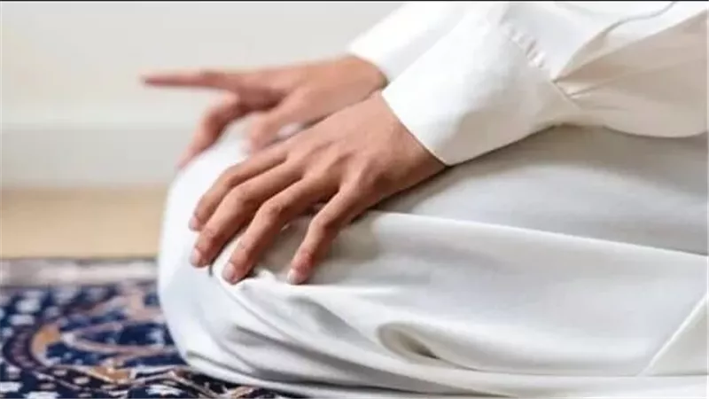 بيان حكم الدعاء بعد التشهد الأخير في الصلاة