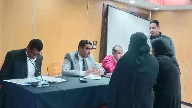 ٢٦ شكوى وطلبا أمام نائب محافظ الأقصر خلال لقاء اليوم المفتوح