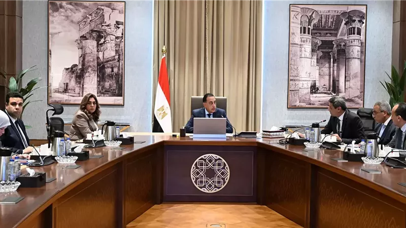 محافظ السويس :افتتاح ملتقى توظيفي يوفر 1700 فرصة عمل للشباب