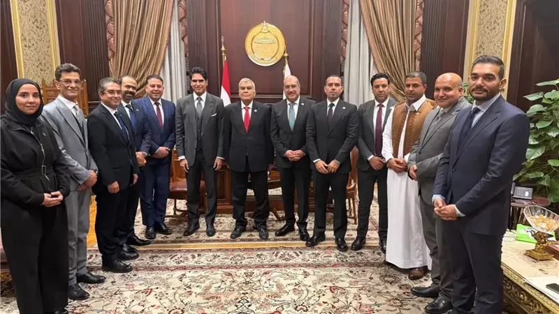 الهيئة البرلمانية لحزب الشعب الجمهوري يلتقون رئيس مجلس الشيوخ