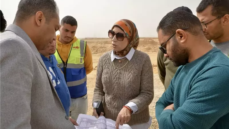 رئيس الجهاز : رفع كفاءة الطرق والكهرباء في السويس الجديدة .. صور