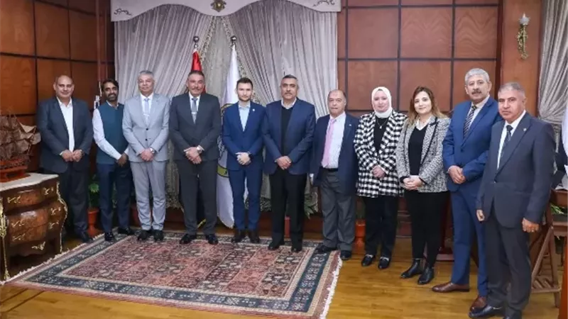 ميناء دمياط يستقبل وفد شبكة مكافحة الفساد البحري الدولية