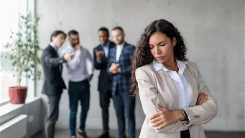أشكال وأمثلة التحرش اللفظي.. تعرف عليها