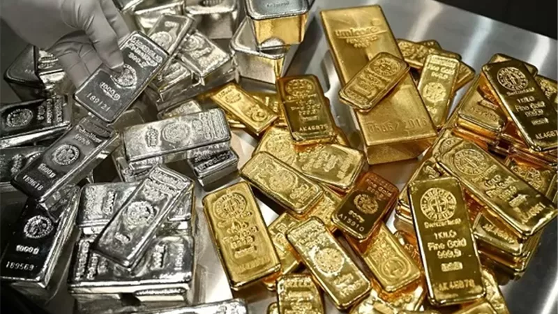 الذهب يقفز بأكثر من 5% بعد موجة بيع حادة