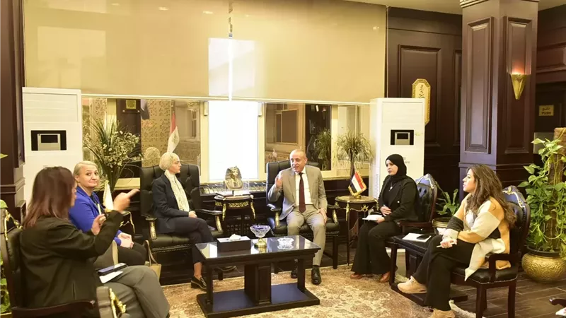 محافظ الأقصر يستقبل مديرة برنامج الأغذية العالمى بمصر