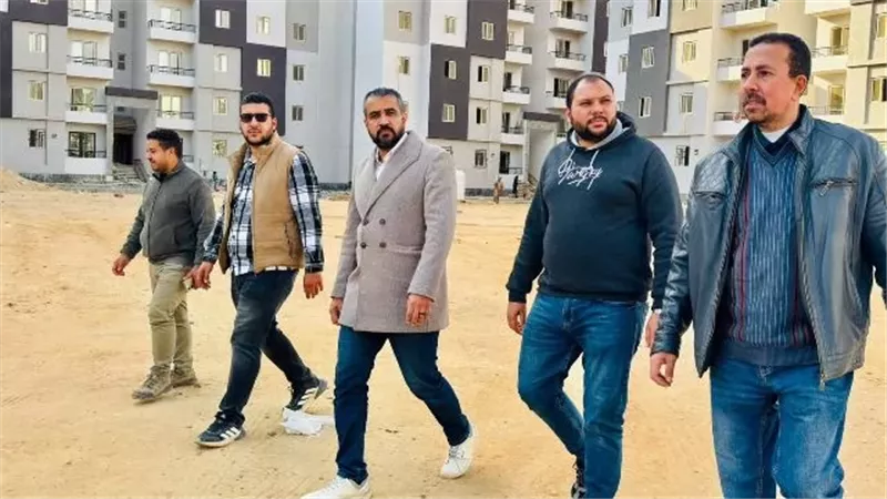 تعرف على أحدث مشروعات الزراعة والطرق والإنارة فى العبور الجديدة.. صور