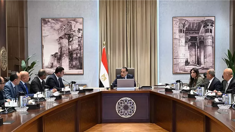 مدبولى يتابع تنفيذ إجراءات تطوير مرفق مياه الشرب والصرف الصحي