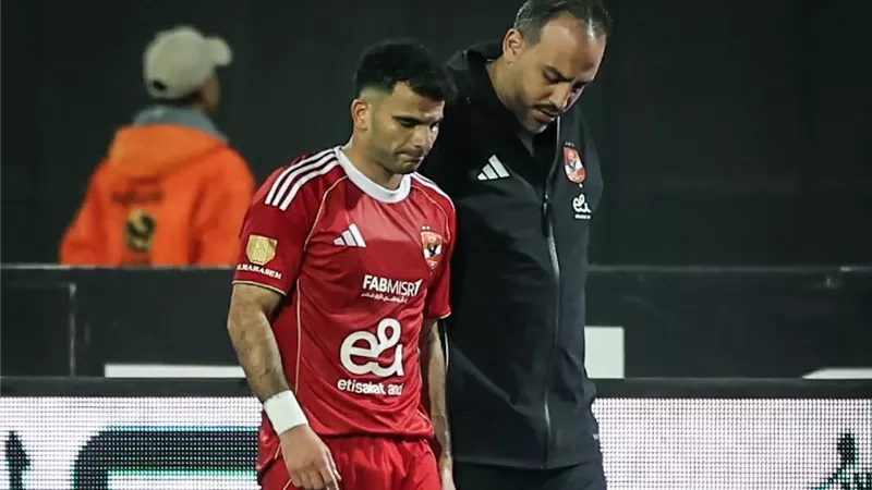طبيب الأهلي يكشف تفاصيل إصابة زيزو فى مباراة البنك