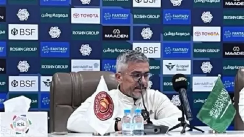 مدرب ضمك: قدمنا مباراة كبيرة أمام الخلود وراضٍ بأداء اللاعبين