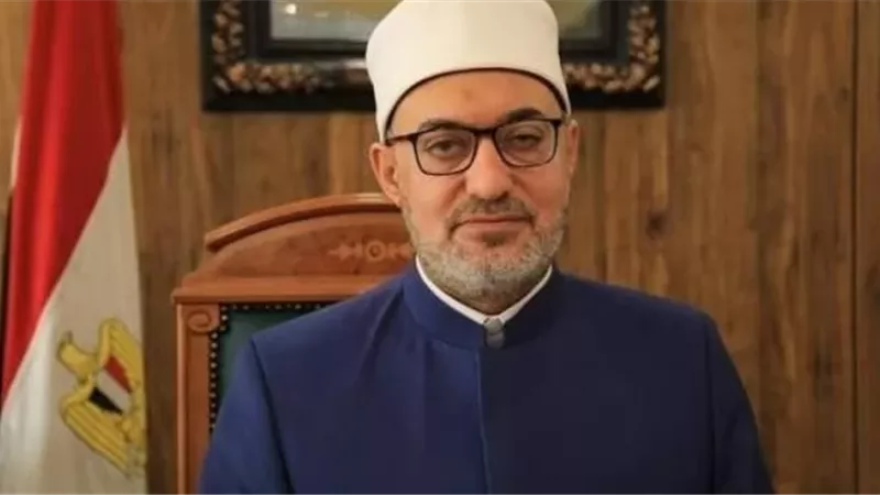 المفتي يهنئ وزير الثقافة بنجاح معرض القاهرة للكتاب في دورته الـ57
