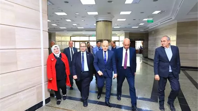 محافظ كفر الشيخ يهنئ الدكتور يحيى زكريا برئاسة الجامعة