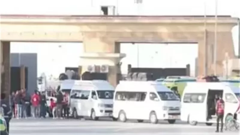 وصول دفعة جديدة من الفلسطينيين العائدين إلى قطاع غزة عبر معبر رفح