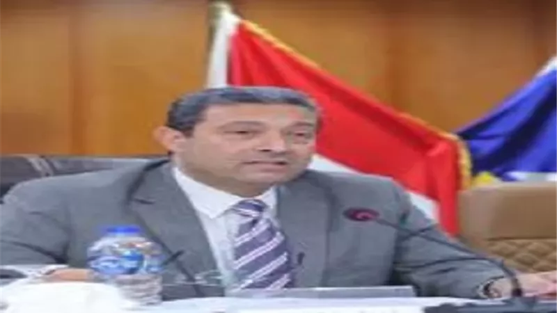 محافظ دمياط يوافق على فتح فصول إضافية بمدارس التمريض