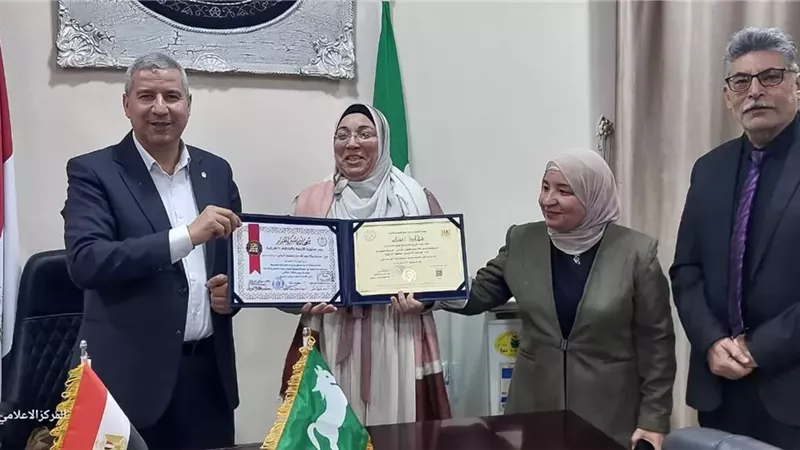 وكيل أول تعليم الشرقيةيكرم مديرواعضاء إدارة الجودة ورؤساء الأقسام