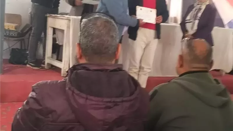 تكريم اخصائي مكتبة مدرسة الشهيد احمد فاروق اصنعي الإعدادية بريدة