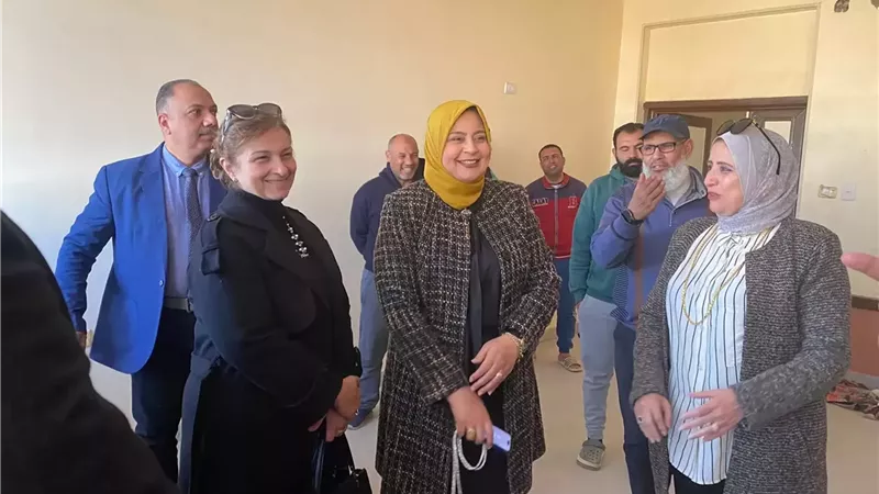 ثريا منصورتتابع الاستعدادات التعليمية لافتتاح مدارس النيل الدولية